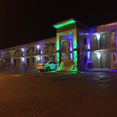 Lotus Inn And Suites Нэшвилл Экстерьер фото